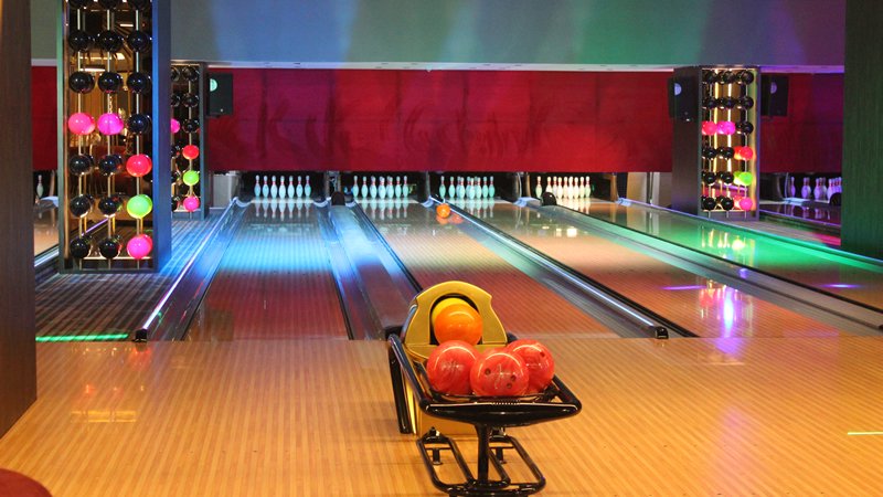 alttag: bowling2.jpg